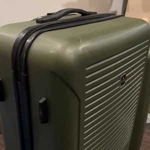 TRAVEL LUGGAGE